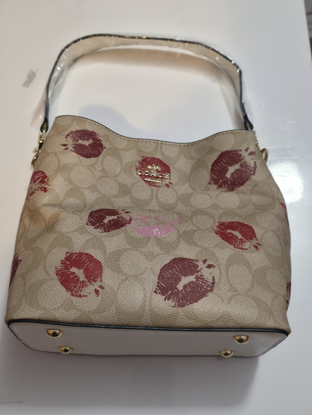 Dp 1.1 Repli Beige Signature Hobo with Red and Pink Kiss Prints